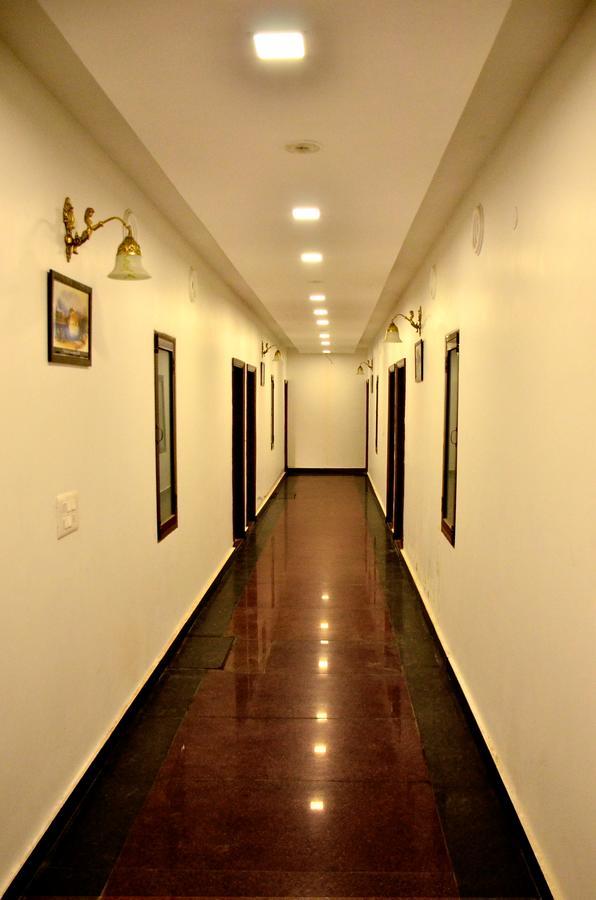 Hotel 49 Амритсар Экстерьер фото