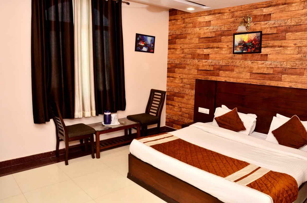 Hotel 49 Амритсар Экстерьер фото